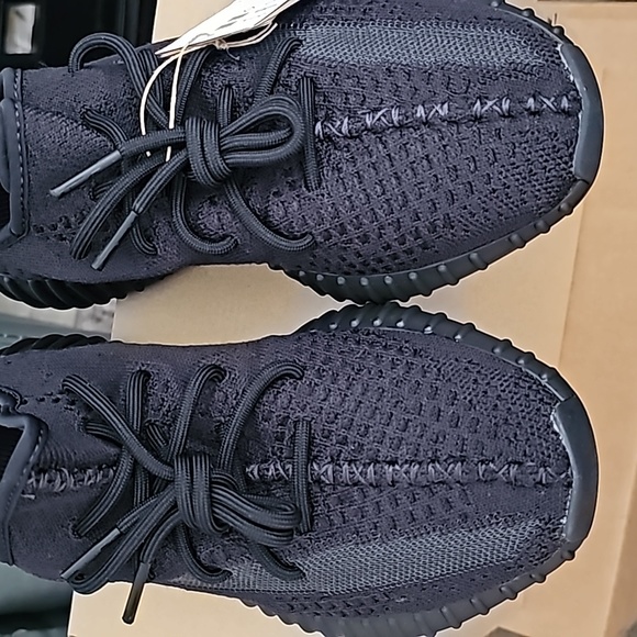 Yeezy 350 V2 - Picture 5 of 7